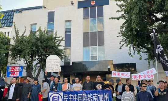 Chinese Family That Flees China Says the CCP Turned China Into ‘Hell’