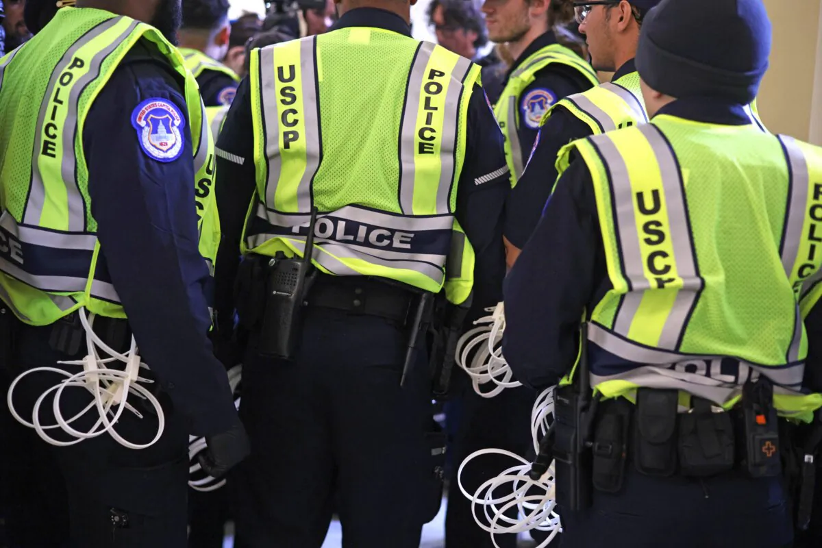 Members of U.S. Capitol Police in Cannon House Office Building in Washington on Oct. 18, 2023. (Alex Wong/Getty Images)