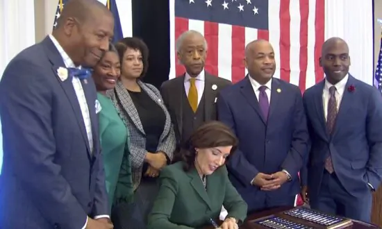 New York Gov. Hochul Passes Law Forming Commission to Study Racial Reparations