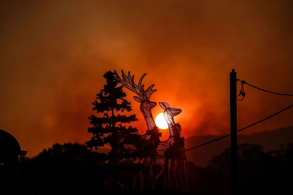 Homes Feared Lost In Large Bushfire In Victoria’s West | The Epoch Times