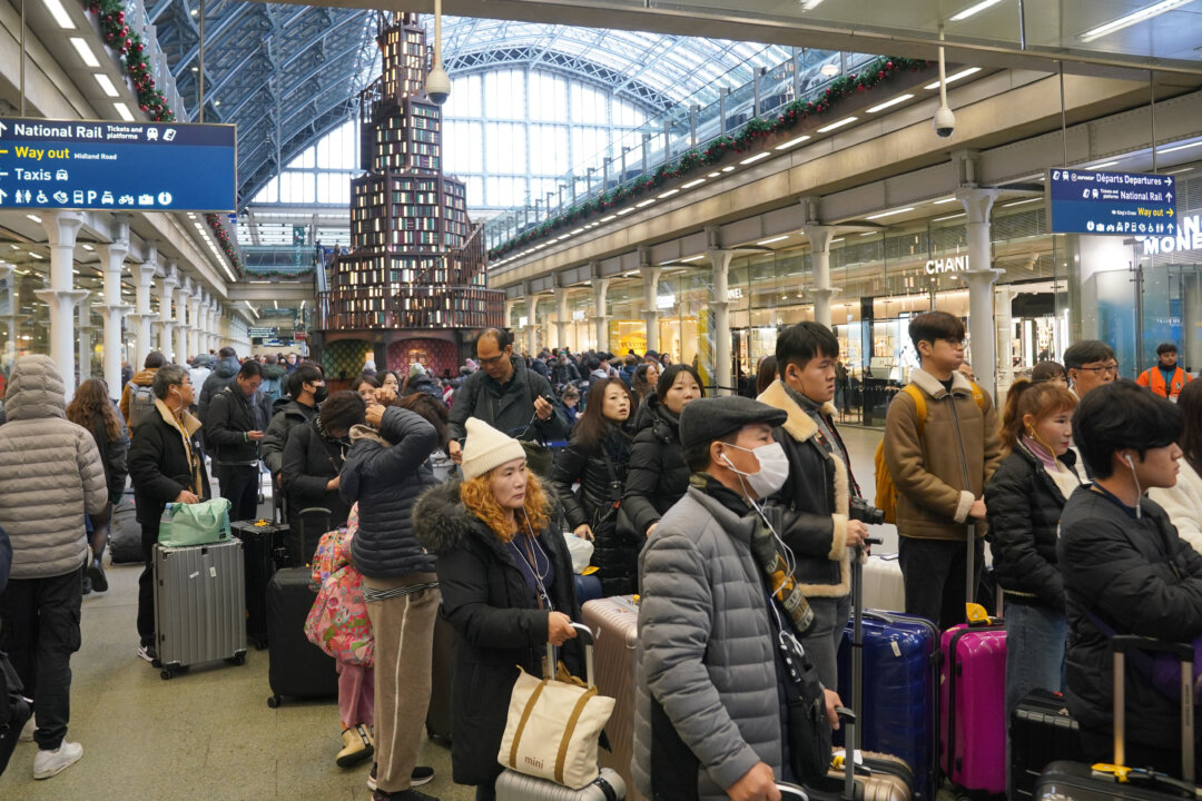 Christmas Travel Disruption as Motorways Close and Rail Travellers Face ...