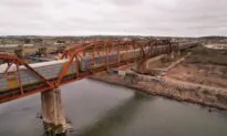 US Reopens Mexico Rail Crossings After Closure Sought to Stem Illegal Immigration