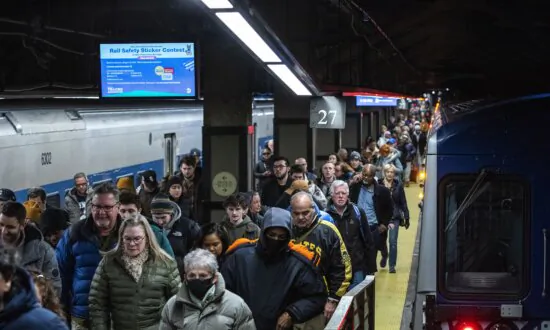 Busiest Holiday Travel Season in Years Is Off to a Smooth Start With Few Airport Delays