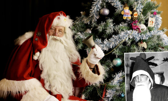 Britain’s Longest Serving Santa Has Been at It for the Last 61 Years, Says ‘I’ll Never Stop’