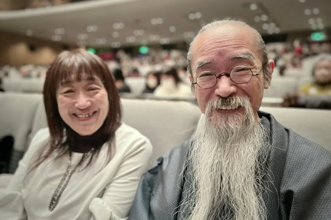 Hiroshi (R) and Noriko Takamatsu at Shen Yun Performing Arts performance at Nagoya Congress Center on Dec. 23, 2023. (Terada Lingping/The Epoch Times)
