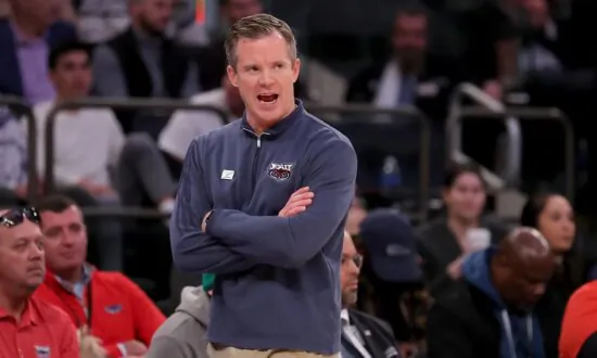 Top 25 Roundup: No. 14 FAU Gets by No. 4 Arizona in 2-OT Thriller