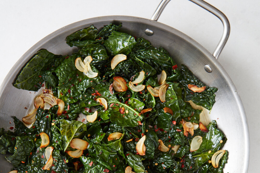 Easy Skillet Kale With Lemon And Garlic The Epoch Times   Id5552945 Entree Kale 20231225 1080x720 