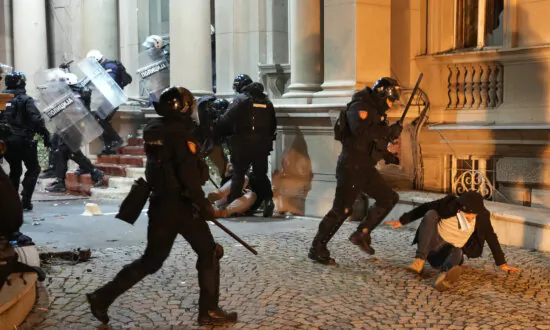 Moscow Warned Belgrade of Post-Election ‘Color Revolution’ Attempt, Officials Claim