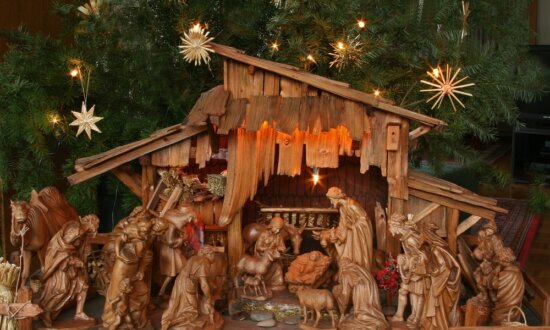 'Chiseled on the Heart': A Collection of Christmas Novellas