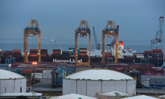 Hapag-Lloyd Says Red Sea Still Too Dangerous for Shipments as Houthi Attacks Continue