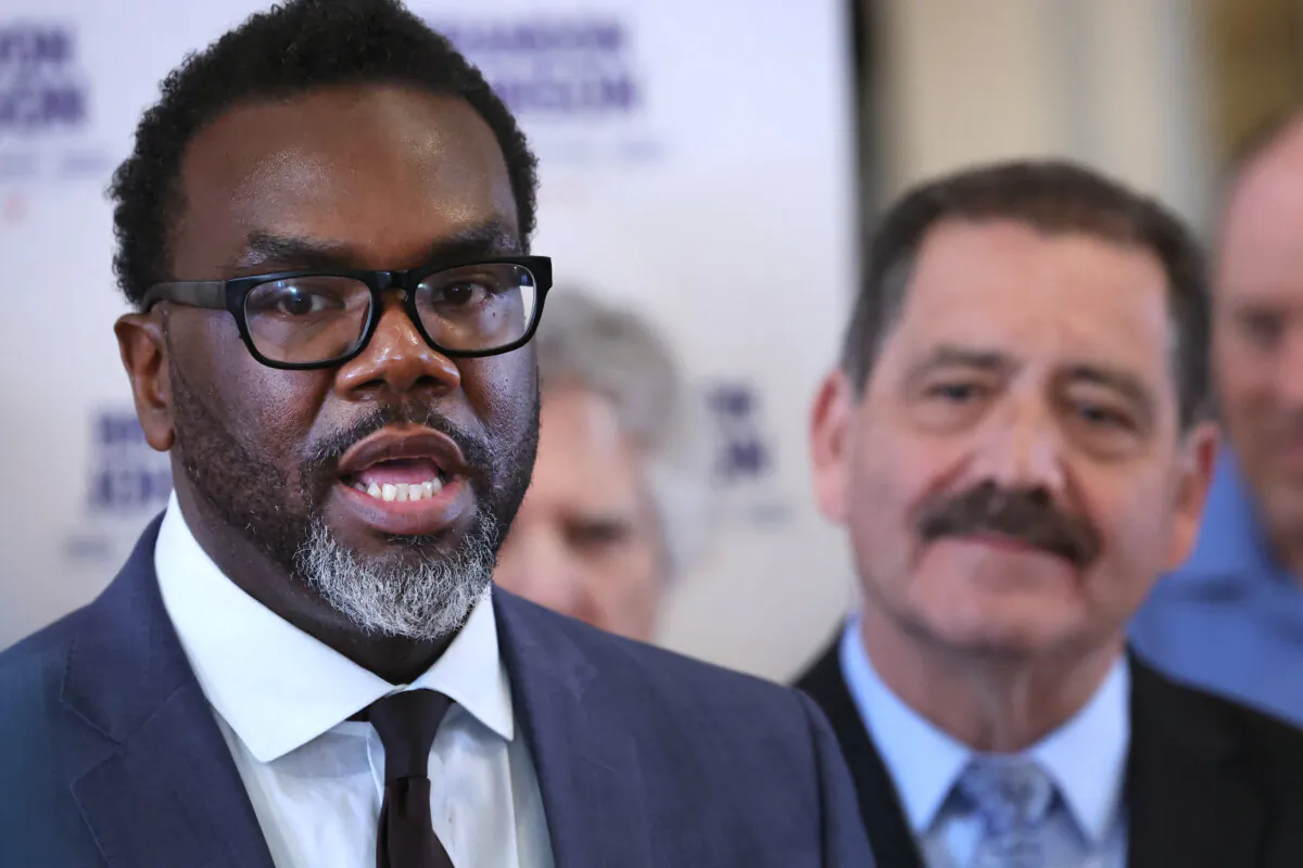 Chicago mayoral candidate Brandon Johnson (L) speaks during an event at La Vallita Community Church in Chicago, Ill., on March 17, 2023. (Scott Olson/Getty Images)