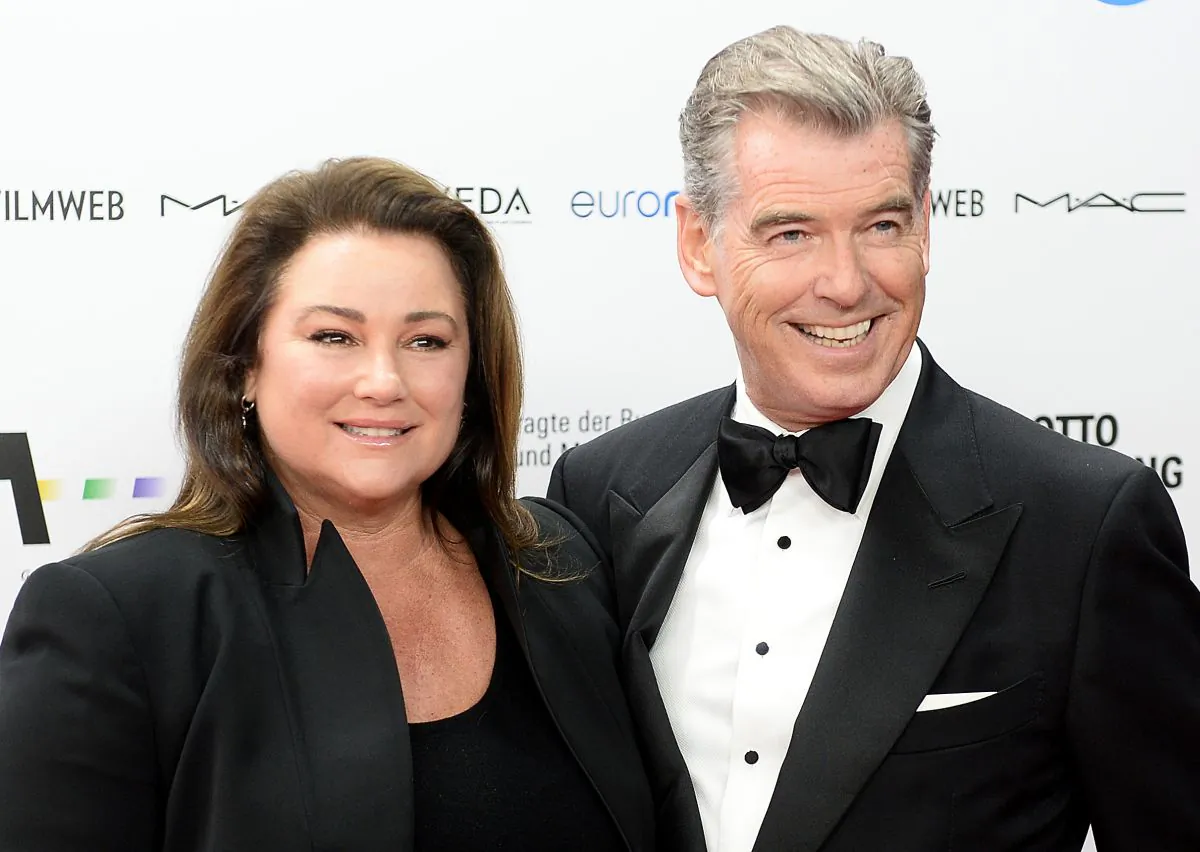 Pierce Brosnan with his wife Keely Shaye Smith pose on the red carpet of 29th European Film Awards on December 10, 2016 in Wroclaw, Poland. (Janek Skarzynski/AFP/Getty Images)