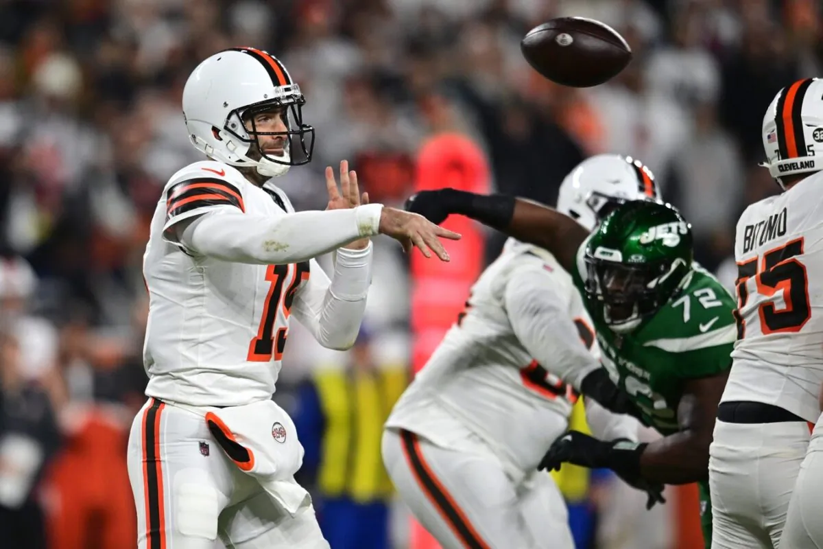 Cleveland Browns quarterback Joe Flacco (15) throws a pass against the New York Jets during the first half in Cleveland on Dec. 28, 2023. (Ken Blaze/USA TODAY Sports via Field Level Media)