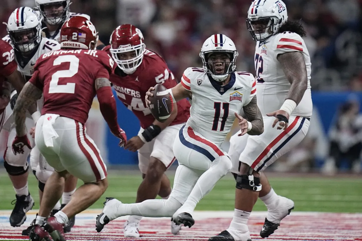 Arizona quarterback Noah Fifita (11) runs against Oklahoma during the first half of the Alamo Bowl NCAA college football game in San Antonio on Dec. 28, 2023. (Eric Gay/AP Photo)