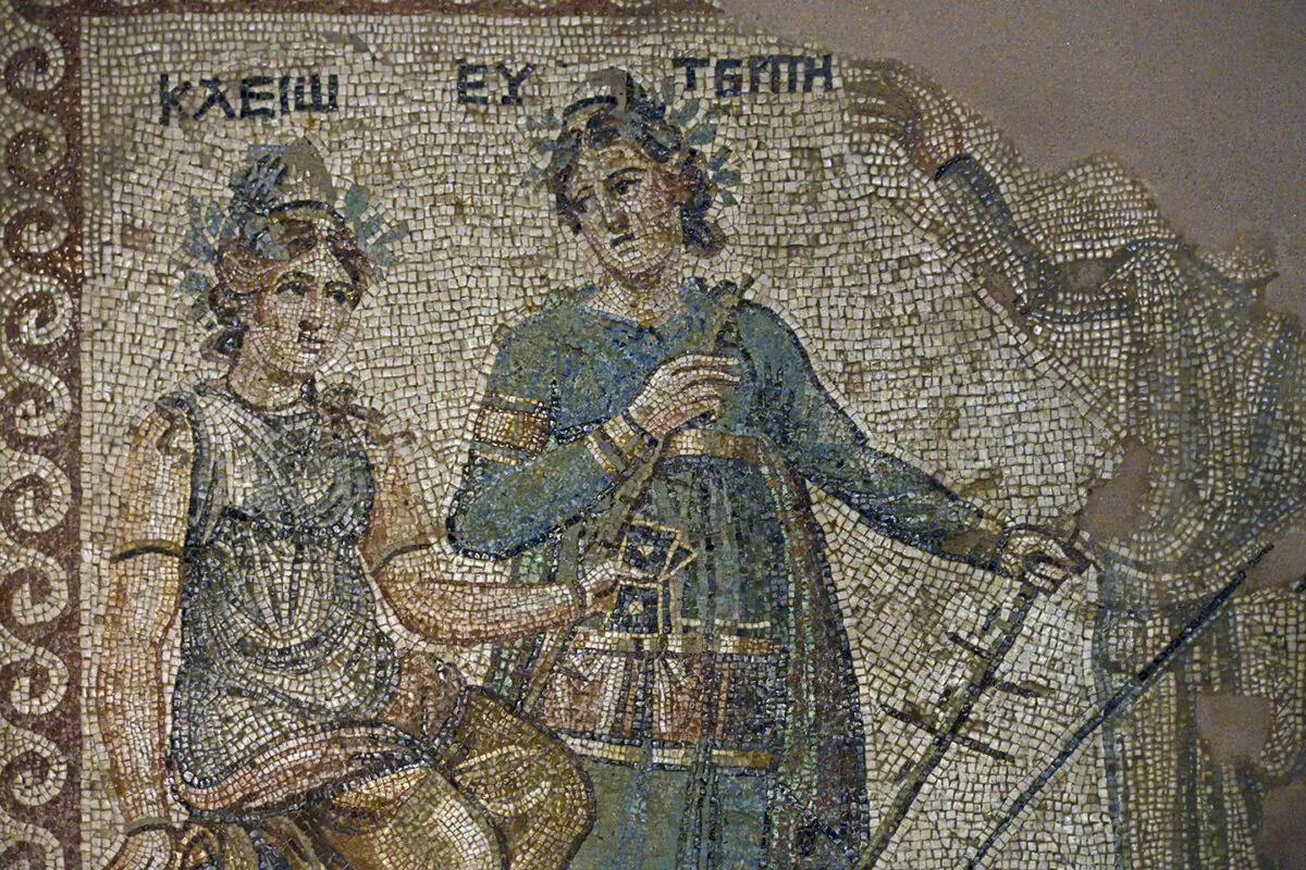 Mosaic of Kleio, muse of history and lyre, and Euterpe, muse of lyric poetry. (Dosseman/CC BY-SA 4.0 DEED)