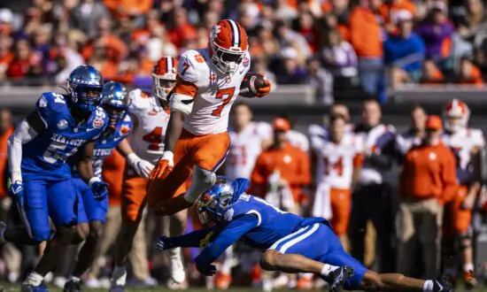 Mafah Runs for 4 TDs, Clemson Rallies to Beat Kentucky 38–35 in a Wild Gator Bowl