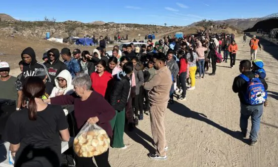 700,000 More Illegal Immigrants in California Eligible for Medi-Cal Starting Jan. 1