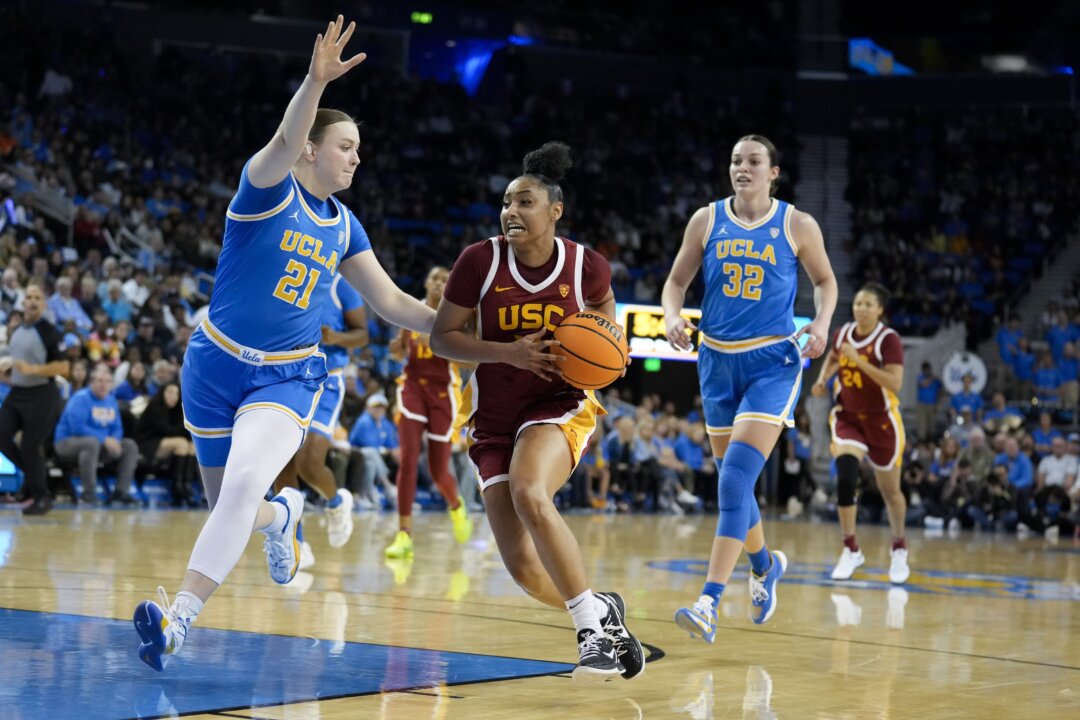 Londynn Jones Leads No. 2 UCLA To 71–64 Win Over No. 6 USC Despite 27 ...