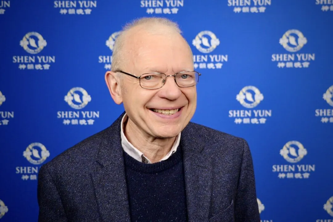 Lord Hunt of King’s Heath attended Shen Yun Performing Arts at the International Conference Centre in Birmingham, U.K., on Dec. 31, 2023. (NTD)
