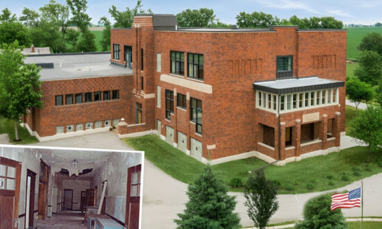 Couple Spent 6 Years Turning 100-Year-Old Iowa School Into a Creative Living Space, Here’s How it Looks