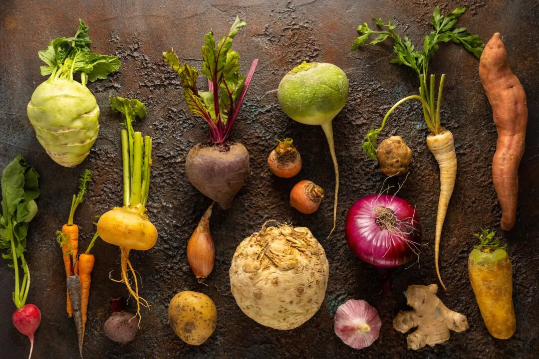 Eating local, in-season produce takes advantage of maximum flavor and nutrition. (Kolpakova Svetlana/Shutterstock)