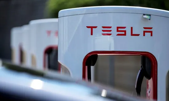 Price Cuts Boost Tesla’s 4th Quarter Sales, Beating Estimates