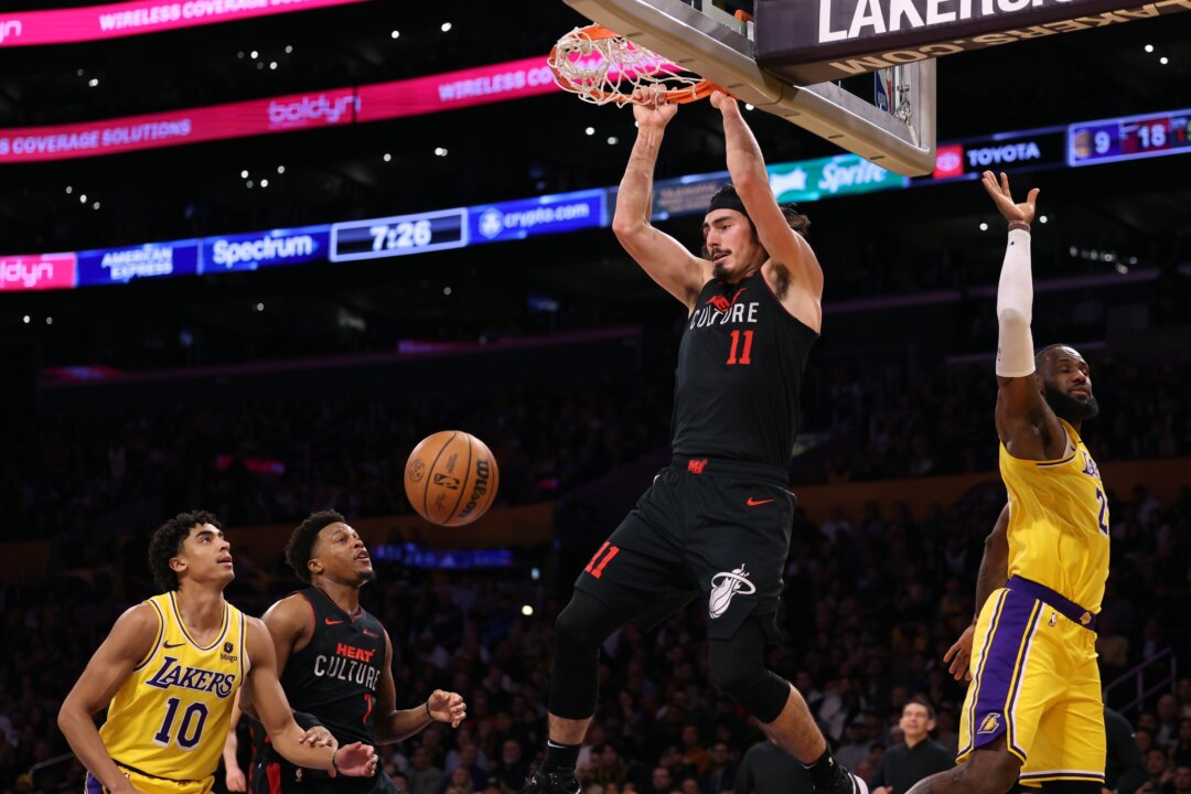 Tyler Herro Scores 21 Points, Heat Pull Away In 4th Quarter To Beat ...