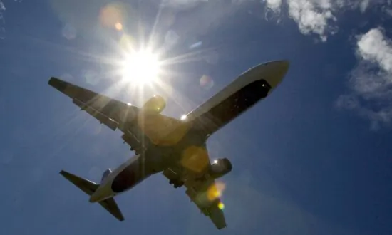 Pilot Accused of Threatening to Shoot Airline Captain Midflight to Make First Court Appearance