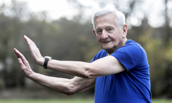 92-Year-Old All-Actioned Grandpa Does Martial Arts Every Day, Says, It's a 'Lifesaver'