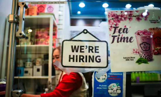 US Weekly Unemployment Claims Plummet to Lowest Since September 2022
