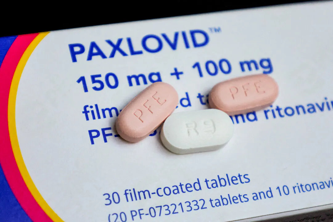 Pfizer's Paxlovid in a file photograph. (Wolfgang Rattay/Reuters/Illustration)