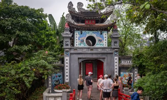 A Defence of Travel in the Age of the ‘Ethical Tourist’