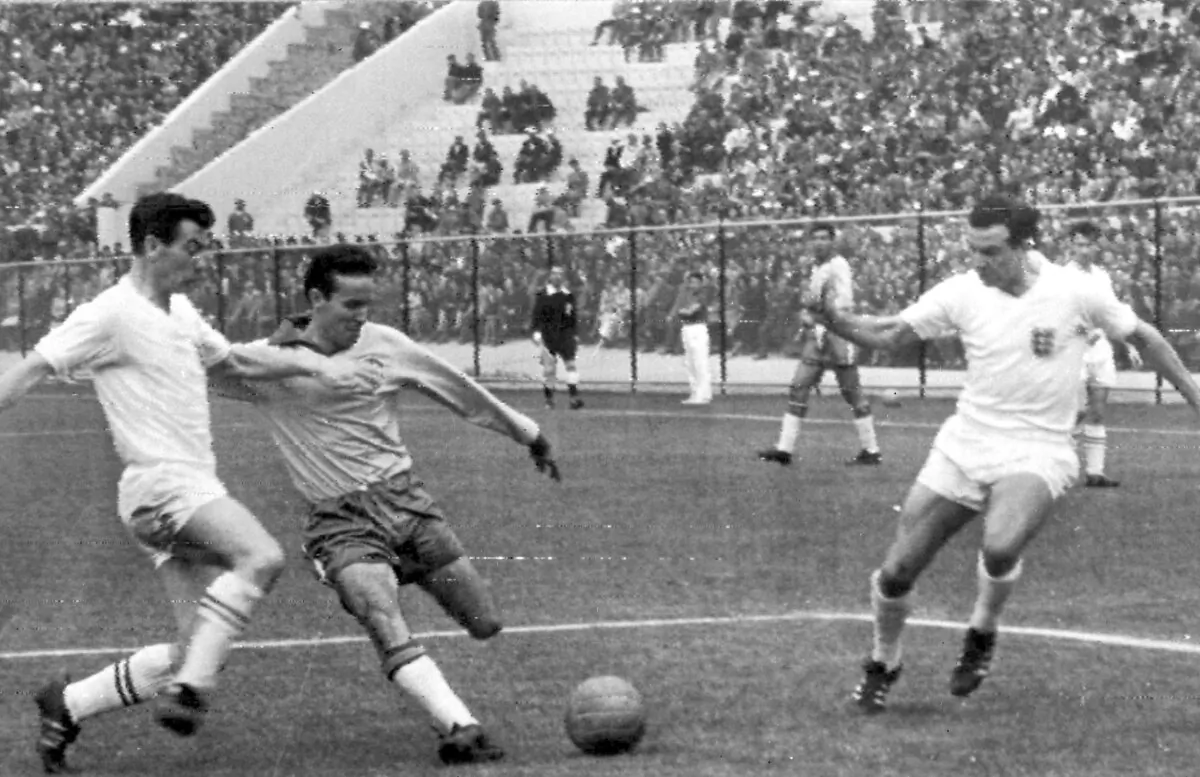 Mario Zagallo of Brazil, second left, shoots at England's goal during a World Cup quarterfinals match in Vina Del Mar, Chile, June 10, 1962. (AP Photo)