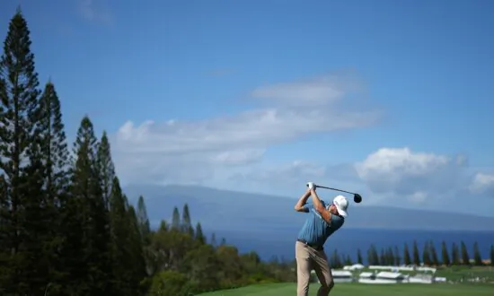 Chris Kirk Takes Kapalua Lead With Final Birdie. A Dozen Players Are Lined up Behind Him