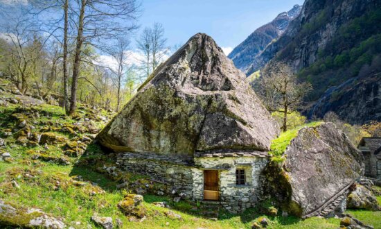 This Hamlet Looks Like Tolkien’s Shire, Believed 5,000 Years Old—And People Still Live Here Off-Grid