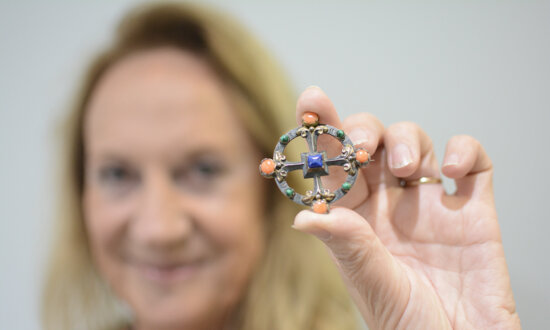 Woman Buys a $25 Brooch, but It Turns out to Be a Rare Victorian Treasure That Could Be Worth $19,000