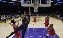 Anthony Davis Scores 41, Lakers Hold Off Raptors 132–131