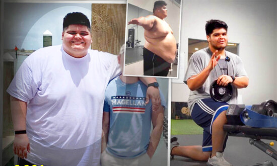 615-Pound Young Man Told by Doctor He’s Going to Die Before His Mom—So He Shed Over 300 Pounds