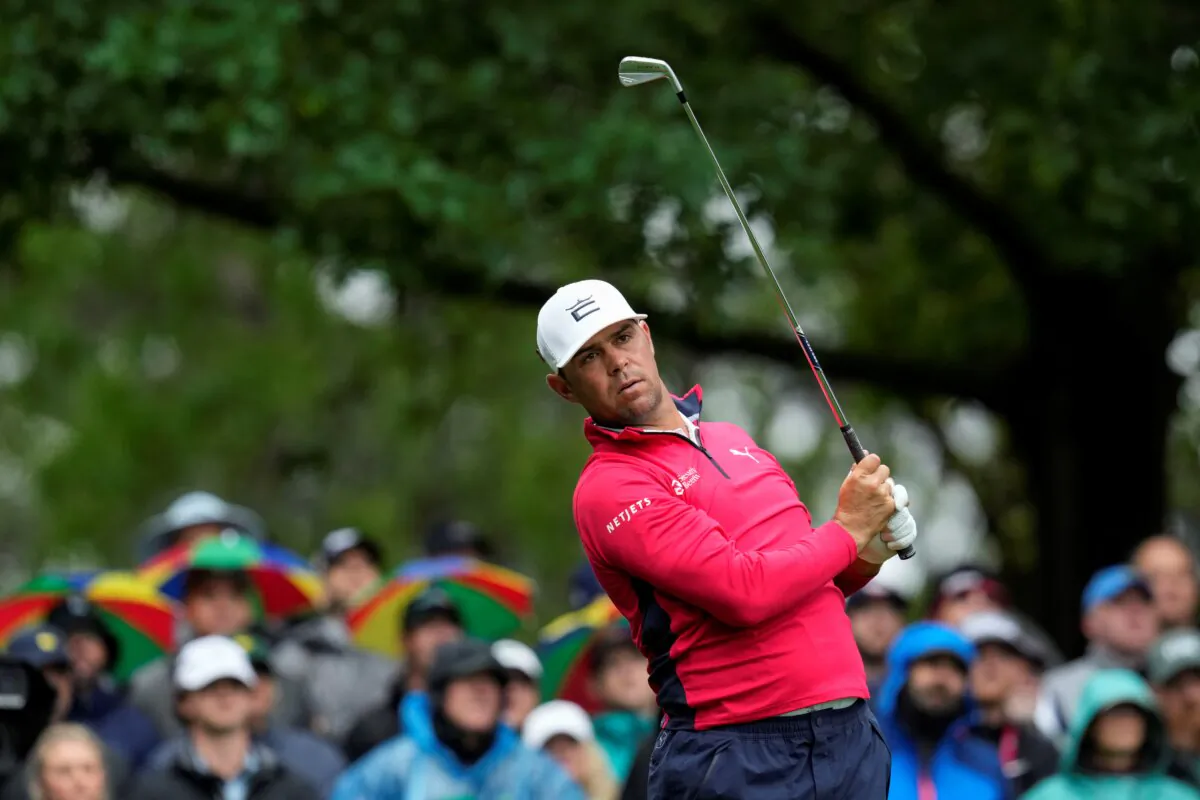 Gary Woodland watches his tee shot on the fourth hole during the weather-delayed third round of the Masters golf tournament at Augusta National Golf Club in Augusta, Ga., on April 8, 2023. (Mark Baker/AP Photo)