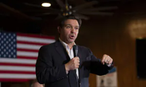 DeSantis Campaigns in Iowa Ahead of Caucuses
