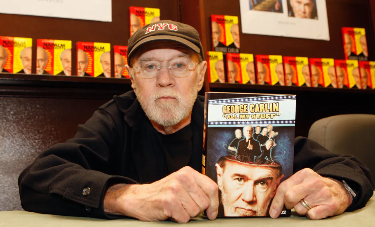 Comedian George Carlin poses as he promotes his new book "All My Stuff" at Barnes and Noble in Los Angeles, Calif., on Dec. 11, 2007. (Mark Mainz/Getty Images)