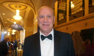 Shen Yun Inspires Audience Member to Immediately Schedule Second Viewing