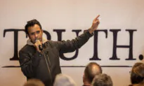 Ramaswamy Campaigns in Ames the Day Before Iowa Caucus