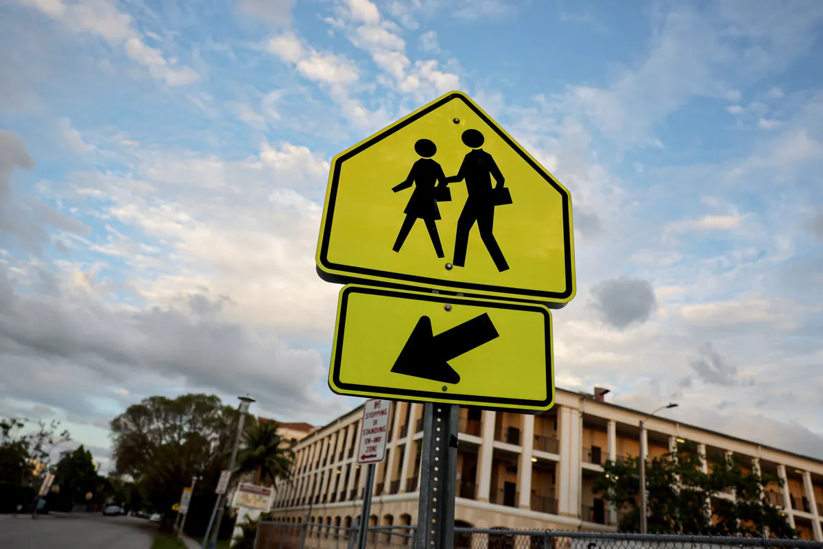 A recent poll showed that nine out of ten parents believe teachers and the provincial curriculum should “focus on providing students with facts, and a learning environment within which students can openly explore facts.” Joe Raedle/Getty Images)