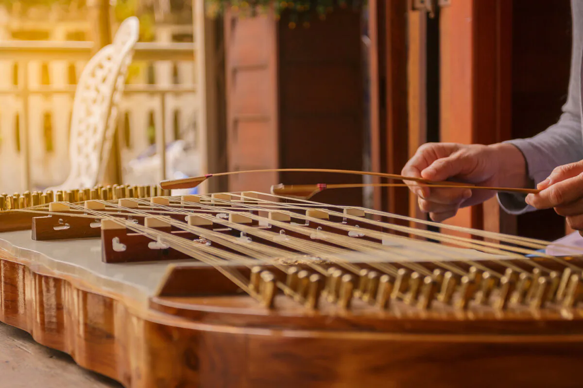 The hammered dulcimer came to American shores early in our history. (JR AK/Shutterstock)