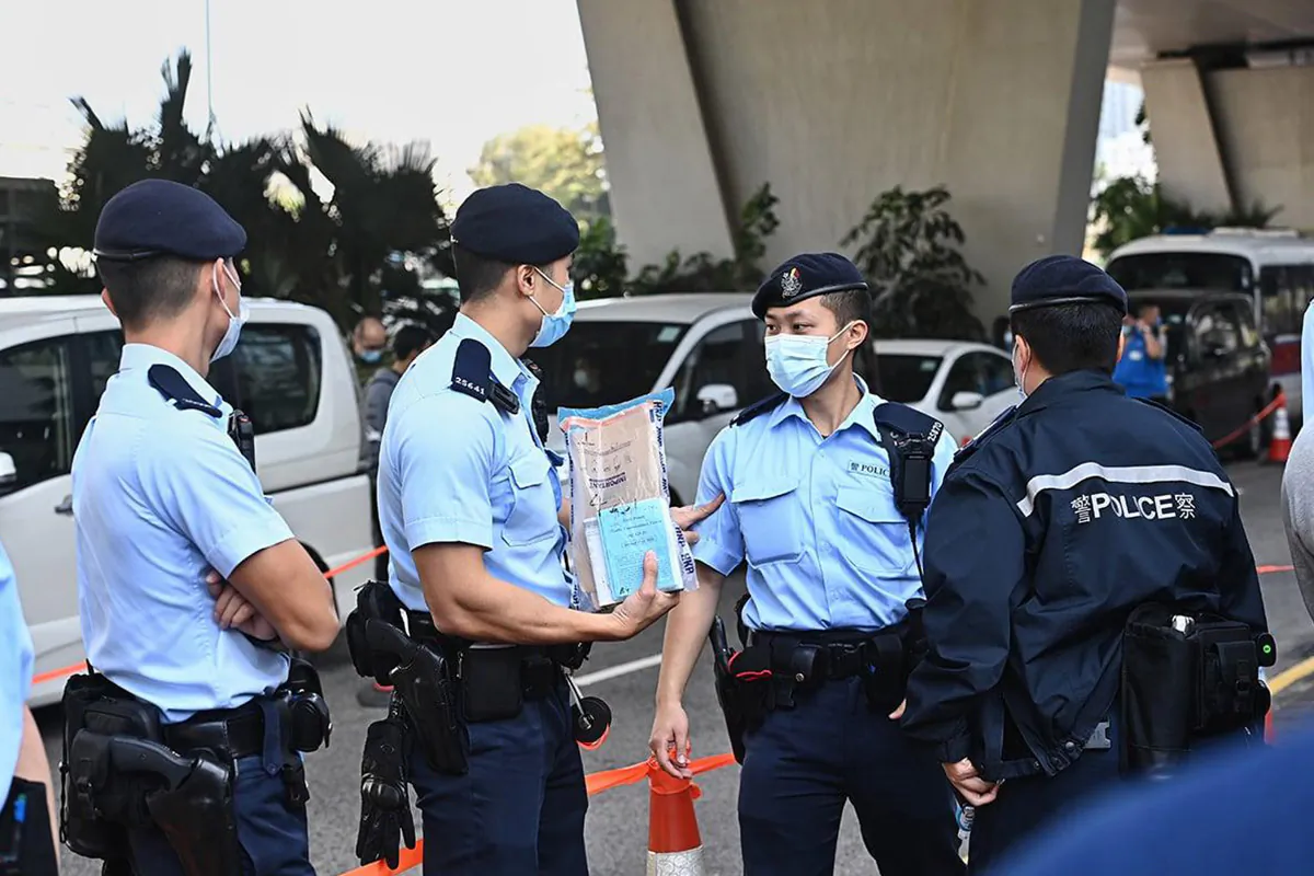 As of the end of December 2023, only 27.6 percent of those who took the new "Recruit Police Constable (Chinese/English) Written Examination" passed the English test. The picture shows the police officers on duty, not the ones involved in the language tests. File picture. (Sung Pi-lung/The Epoch Times)