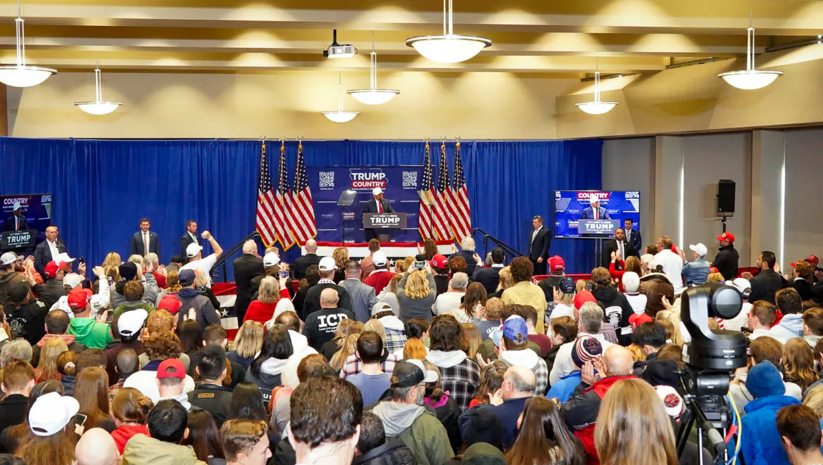 More than 800 supporters listen to former President Donald Trump deliver a pre-caucus speech at Simpson College in Indianola, Iowa, on Jan. 14, 2024. (Gary Du/NTD)