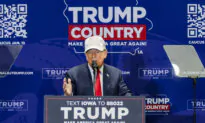 Trump Riding High Ahead of Iowa Caucus Night