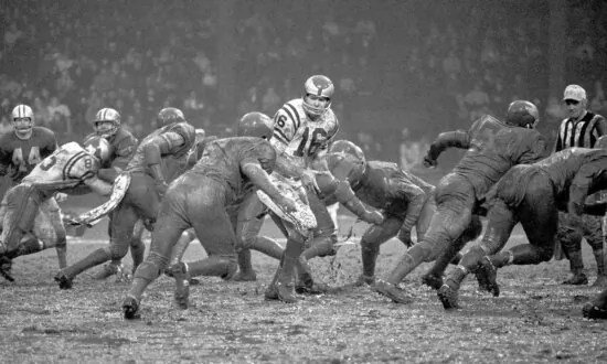 Former NFL Quarterback Norm Snead Dies at Age 84