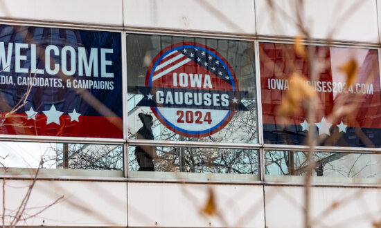 Trump Wins Iowa Caucus